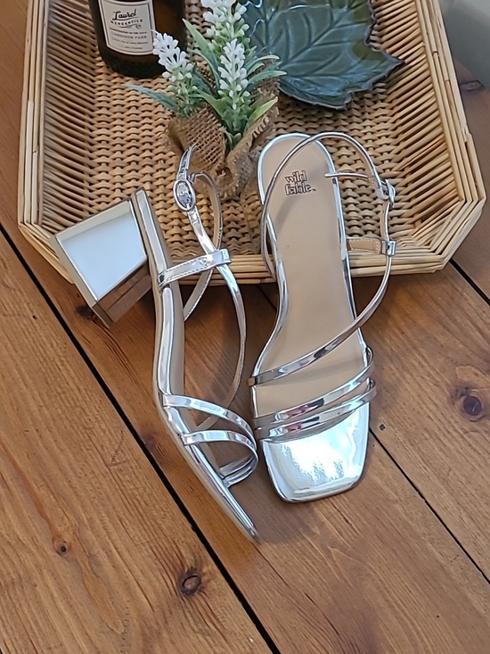 wild fable Shoes - Wild Fable Blaire Heels in Metallic Silver LIKE NEW